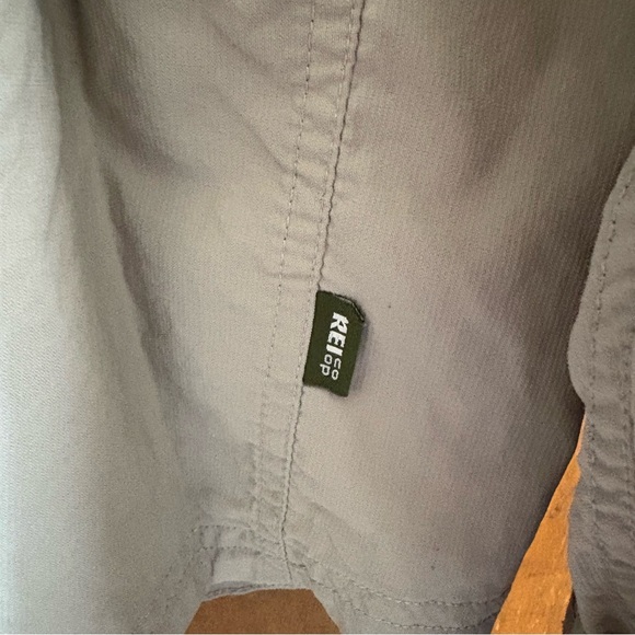 REI Co-Op Men's Tan Button Down Shirt Vented Mesh Nylon Rugged Hiking XXL Active - Picture 14 of 16